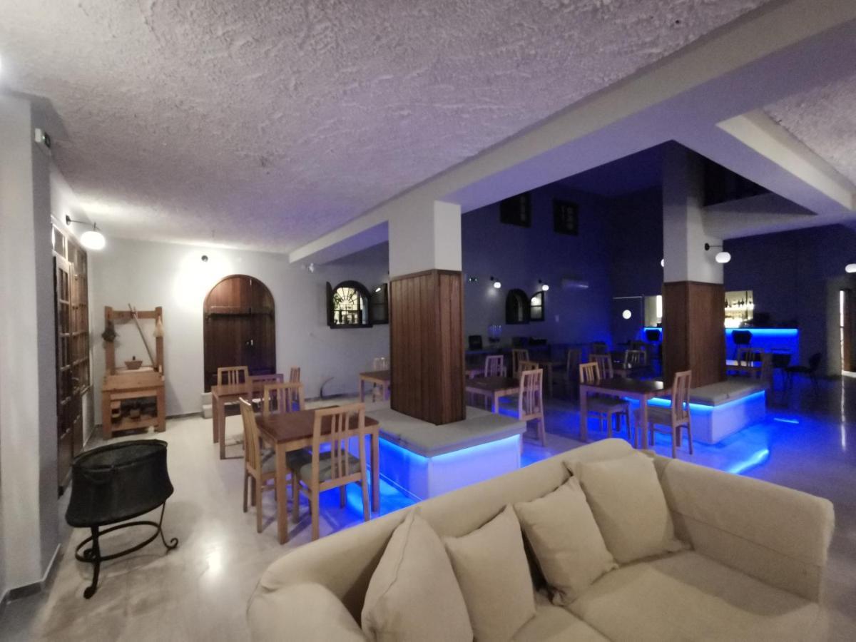 Moustakis Hotel Agia Efimia Buitenkant foto