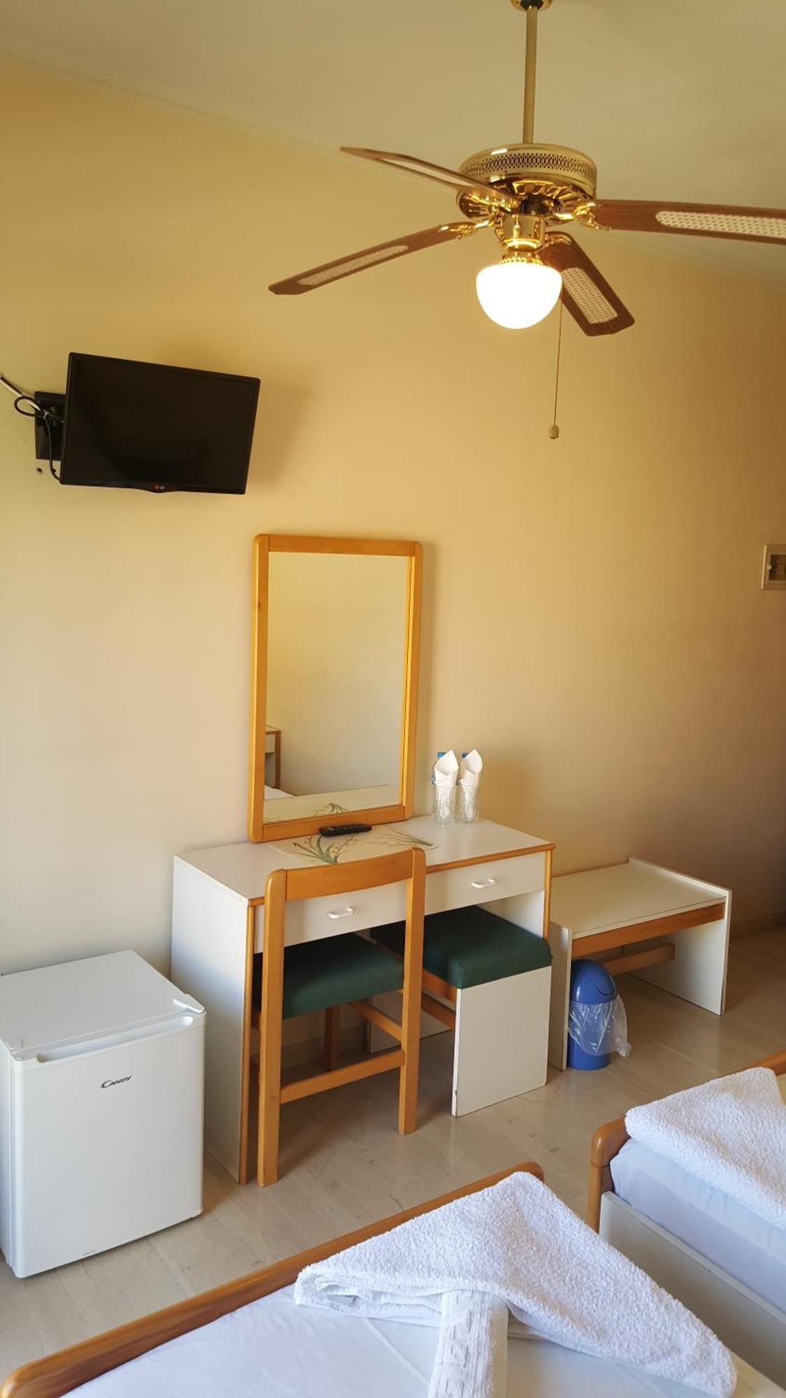 Moustakis Hotel Agia Efimia Buitenkant foto