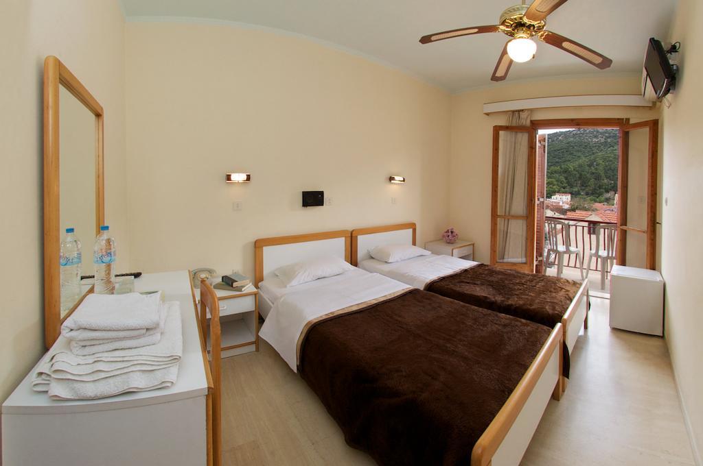 Moustakis Hotel Agia Efimia Kamer foto