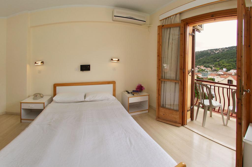 Moustakis Hotel Agia Efimia Kamer foto