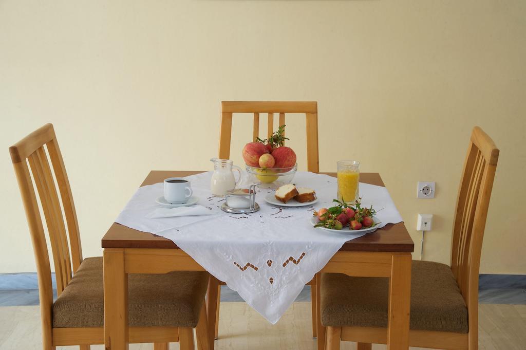 Moustakis Hotel Agia Efimia Buitenkant foto